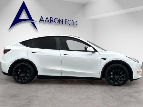 2022 Tesla Model Y Long Range Dual Motor All-Wheel Drive