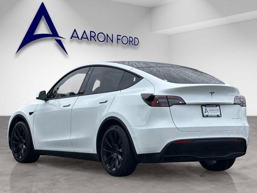 2022 Tesla Model Y Long Range Dual Motor All-Wheel Drive