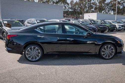 2024 Nissan Altima 2.5 SL