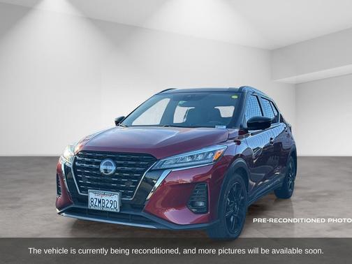 2022 Nissan Kicks SR