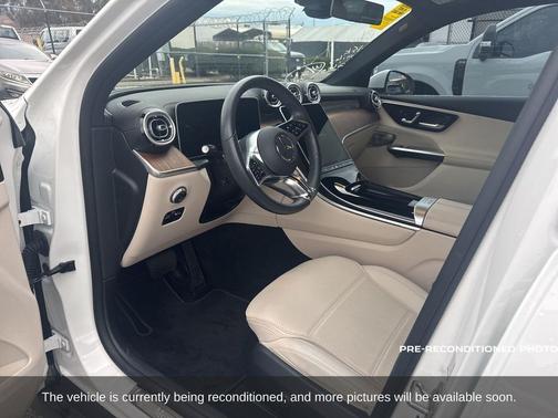 2025 Mercedes-Benz GLC 300 Base