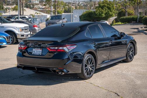 2024 Toyota Camry SE