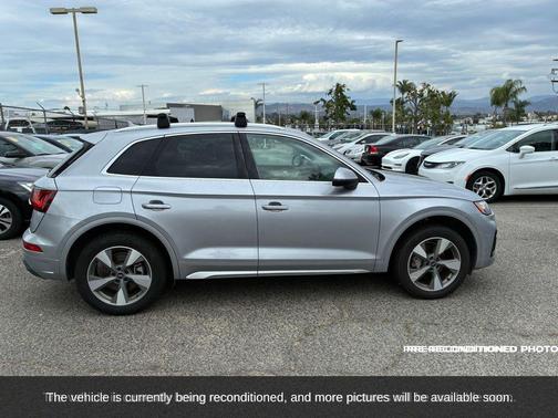 2022 Audi Q5 40 Premium Plus