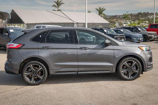 2022 Ford Edge ST
