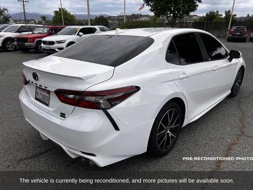 2024 Toyota Camry SE
