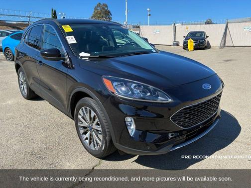 2022 Ford Escape Titanium