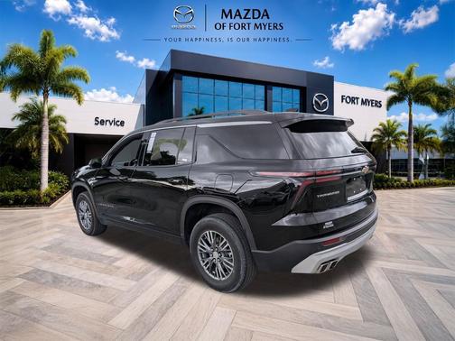 Mosaic Black Metallic 2024 Chevrolet Traverse LT