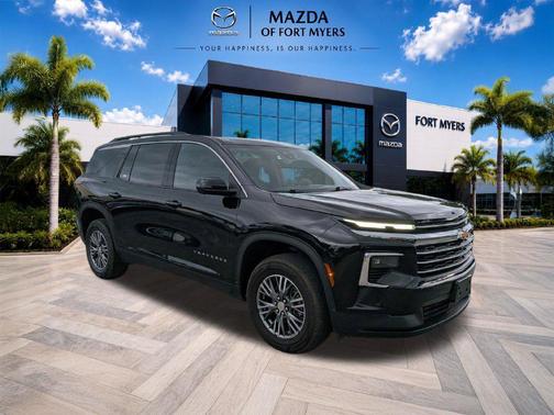 Mosaic Black Metallic 2024 Chevrolet Traverse LT