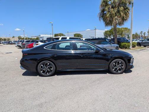Onyx Black 2024 Hyundai SONATA SEL