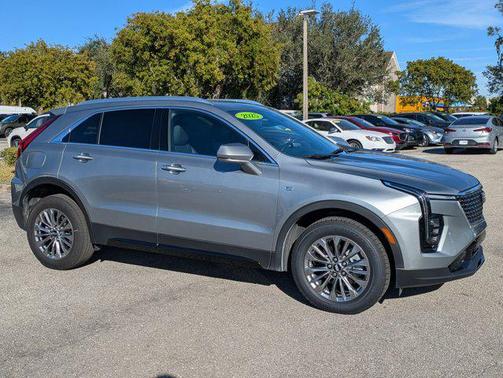 2025 Cadillac XT4 Premium Luxury