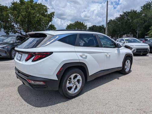 White Pearl 2024 Hyundai TUCSON SEL