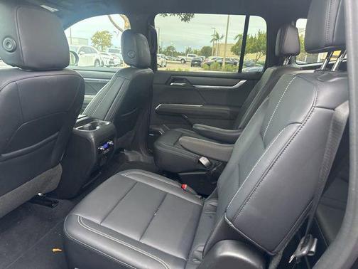 2024 GMC Acadia FWD Elevation