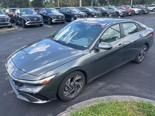 2025 Hyundai ELANTRA SEL