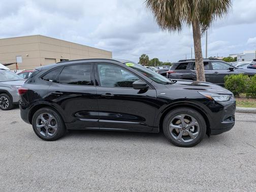 AGATE BLACK METALLIC 2024 Ford Escape ST-Line