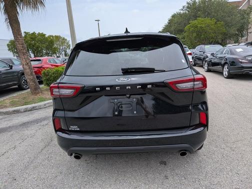 AGATE BLACK METALLIC 2024 Ford Escape ST-Line