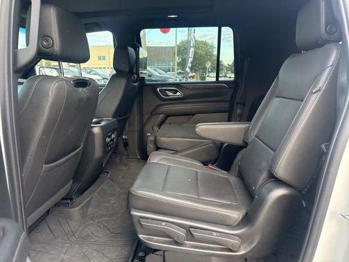 Summit White 2023 Chevrolet Suburban 4WD Z71