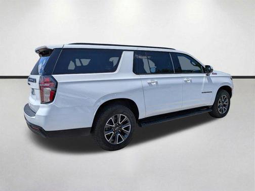 Summit White 2023 Chevrolet Suburban 4WD Z71