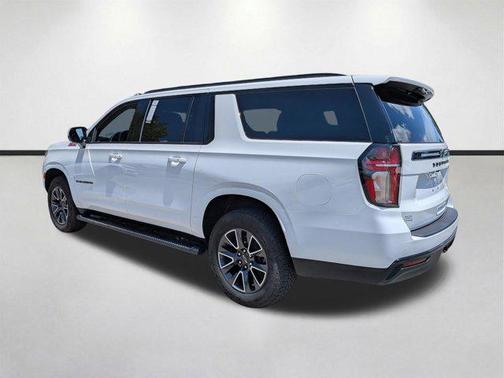 Summit White 2023 Chevrolet Suburban 4WD Z71