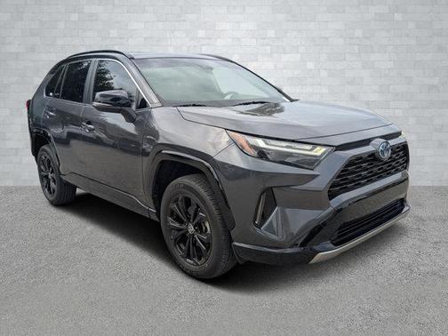2022 Toyota RAV4 Hybrid SE