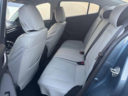 2016 Mazda Mazda3 i Sport