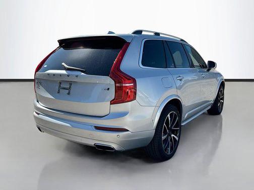 2018 Volvo XC90 T6 Momentum
