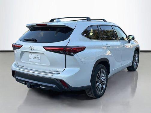 2022 Toyota Highlander Platinum