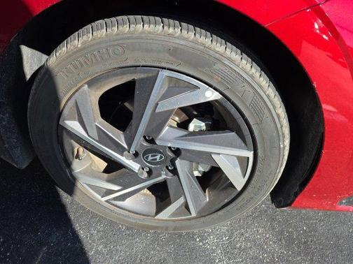 2025 Hyundai ELANTRA Sport