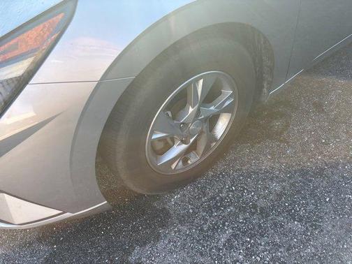 2022 Hyundai ELANTRA SE