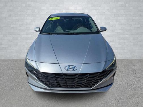 2022 Hyundai ELANTRA SE