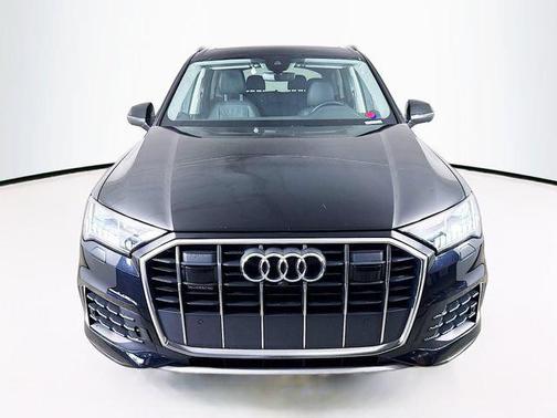 Mythos Black Metallic 2024 Audi Q7 55 Premium Plus