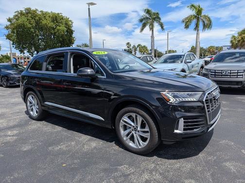 Mythos Black Metallic 2024 Audi Q7 55 Premium Plus