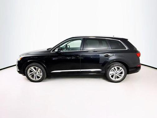 Mythos Black Metallic 2024 Audi Q7 55 Premium Plus