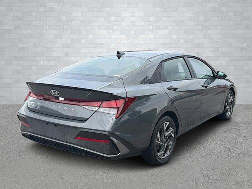 2025 Hyundai ELANTRA Sport