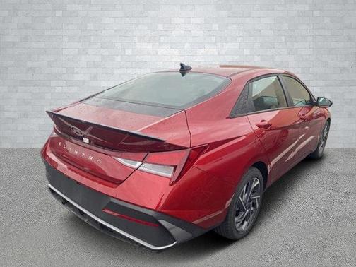 2025 Hyundai ELANTRA Sport