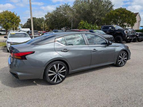 2021 Nissan Altima SR VC-Turbo FWD