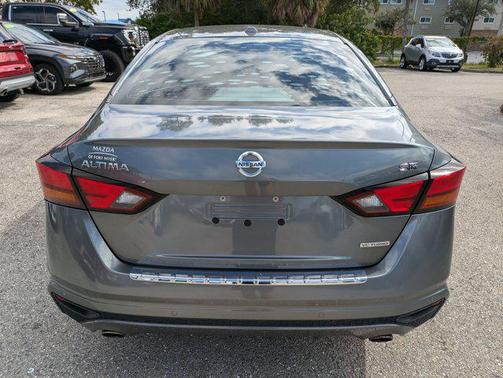 2021 Nissan Altima SR VC-Turbo FWD