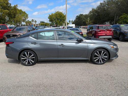 2021 Nissan Altima SR VC-Turbo FWD