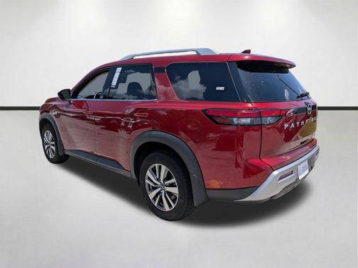 Scarlet Ember 2024 Nissan Pathfinder SL FWD