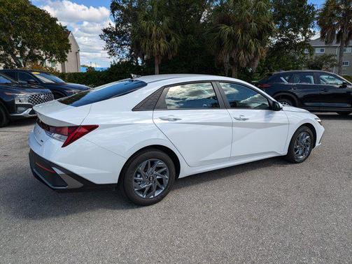 2025 Hyundai ELANTRA HEV Blue