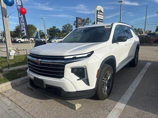 Summit White 2024 Chevrolet Traverse LT