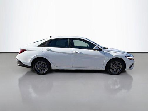 2025 Hyundai ELANTRA HEV Blue