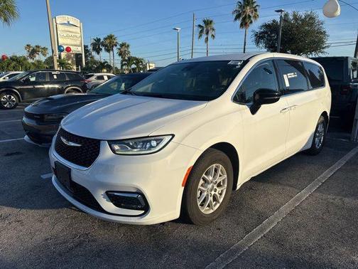 Bright White Clearcoat 2024 Chrysler Pacifica Touring L