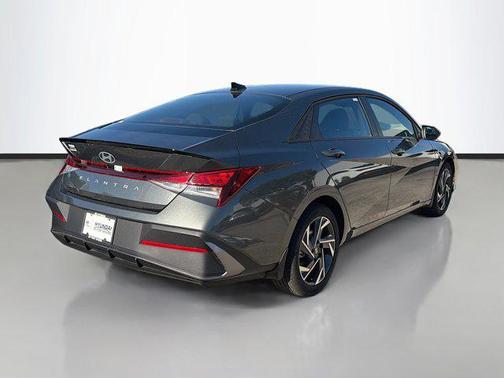 2025 Hyundai ELANTRA Sport