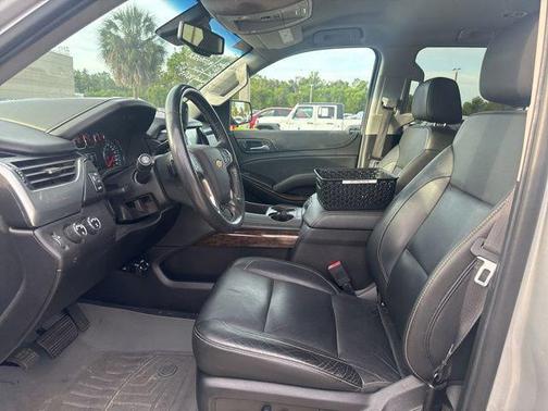 Silver Ice Metallic 2019 Chevrolet Suburban LT