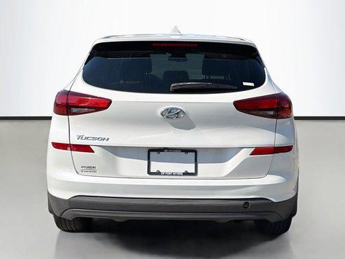 White Pearl 2019 Hyundai TUCSON SE