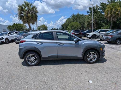 Sonic Silver 2019 Hyundai KONA SE
