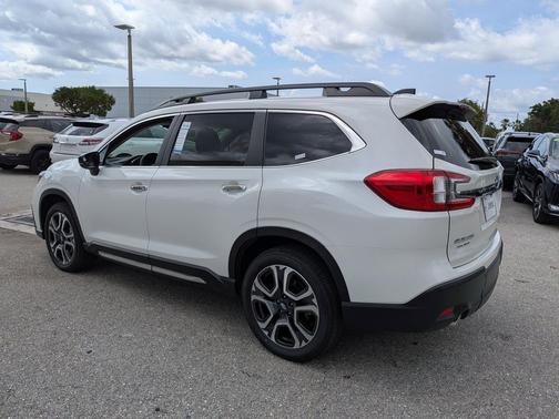 Crystal White Pearl 2025 Subaru Ascent Touring 7-Passenger
