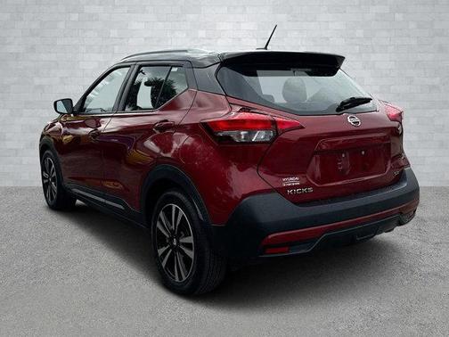 2019 Nissan Kicks SR