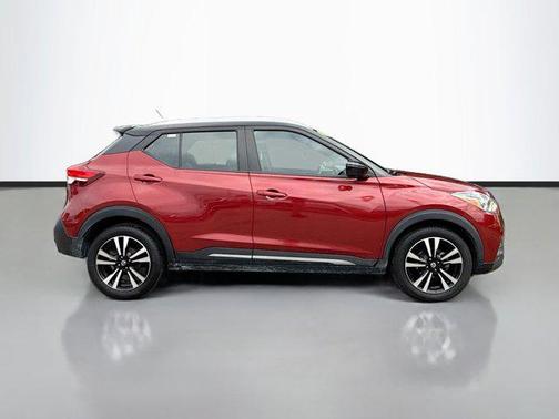 2019 Nissan Kicks SR