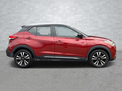 2019 Nissan Kicks SR